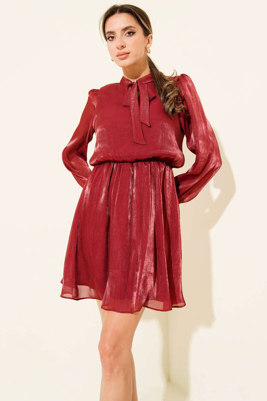 Mini abito in chiffon con allacciatura frontale, bordeaux