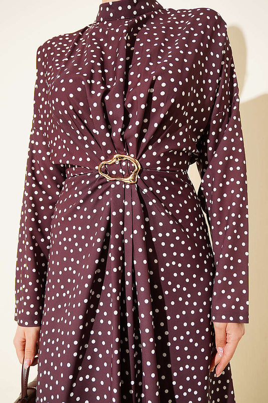 Robe à pois avec détail froncé devant, couleur café