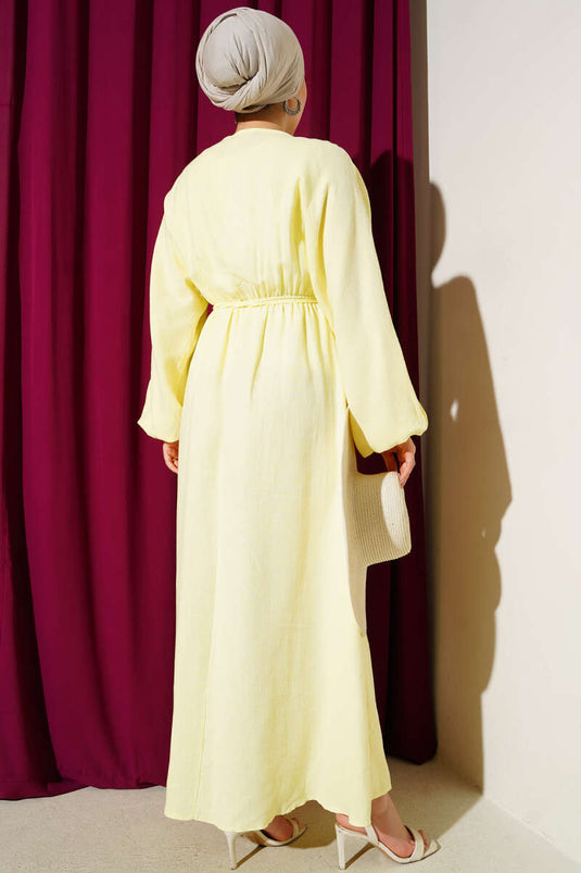 Vestido plisado con encaje en la parte delantera color lima