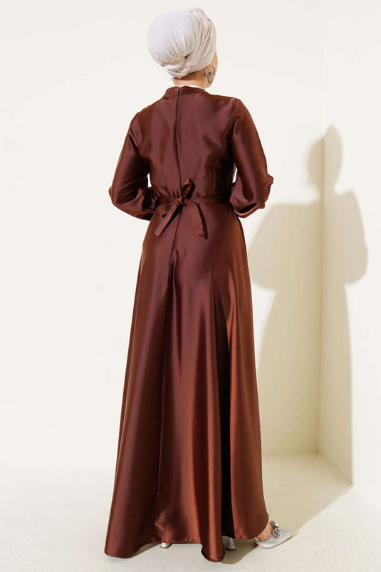 فستان ساتان متقاطع بني اللون