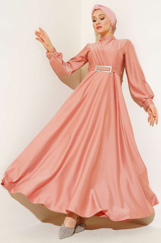 Plisseret satin kjole pulver på tværs