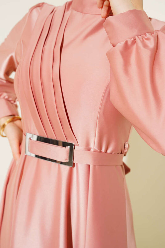 Plisseret satin kjole pulver på tværs