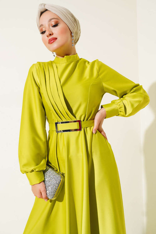 Önü Çapraz Piliseli Saten Elbise Yağ Yeşili