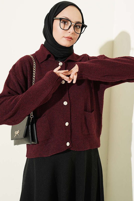 Bordeaux Strickjacke Mit Goldenen Knöpfen Und Fronttasche