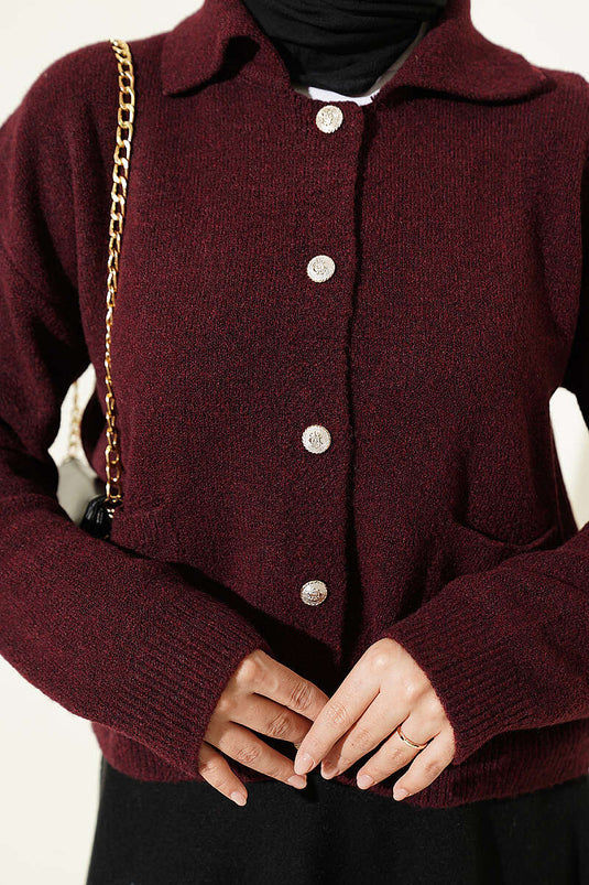 Bordeaux Strickjacke Mit Goldenen Knöpfen Und Fronttasche
