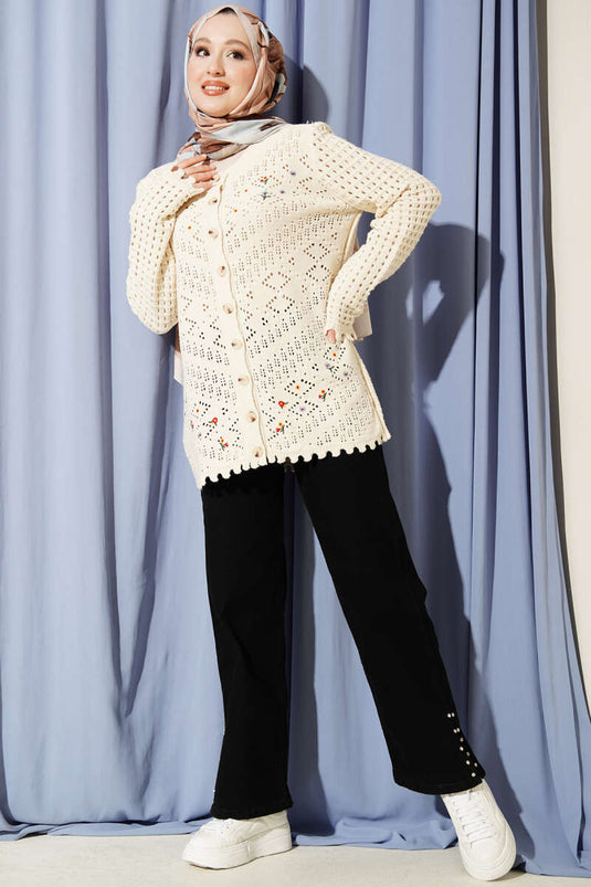 Önü Çiçek Nakışlı Düğmeli Ajurlu Hırka Bej