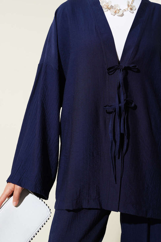 Ensemble kimono deux pièces bleu marine à double laçage sur le devant