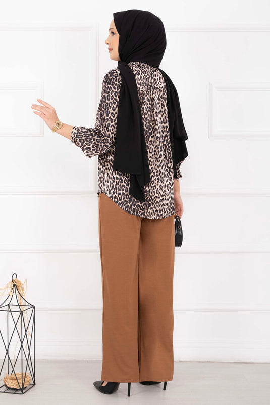 Front Pleated Pocket Detailed Trousers in Chestnut