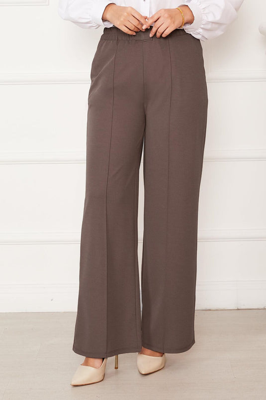 بنطلون من جلد المنك بجيوب أمامية من العشب