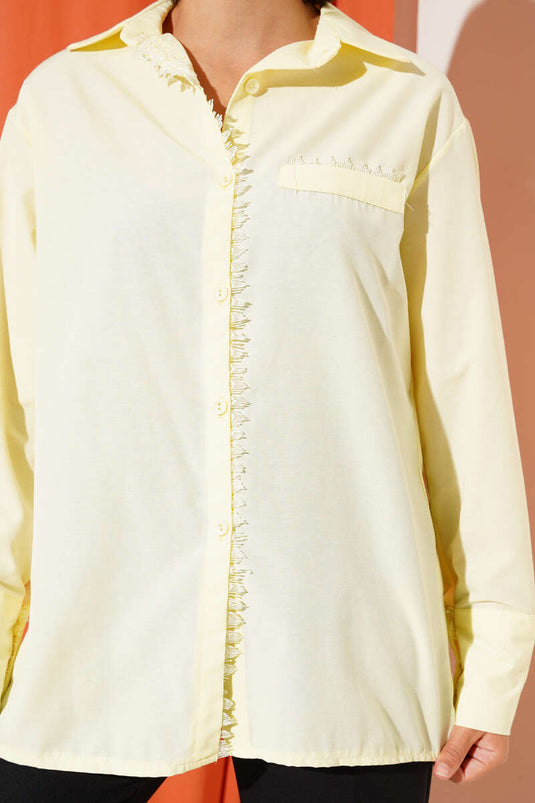 قميص أصفر بتفاصيل دانتيل أمامية