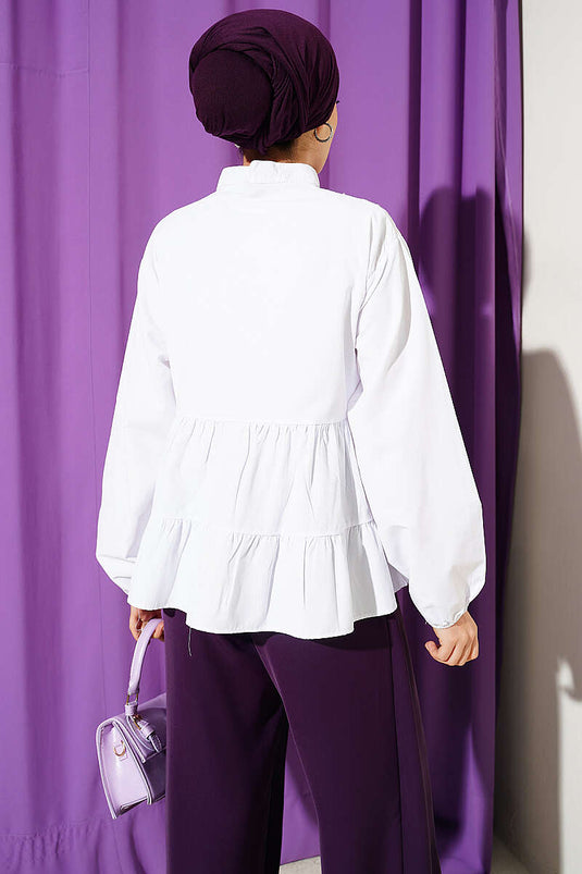 Chemisier court blanc avec bande en dentelle devant