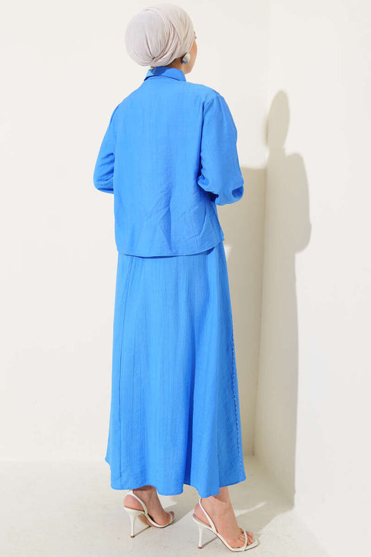 Costume deux pièces avec surpiqûres sur le devant et jupe en Saxe