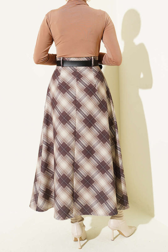 Jupe à carreaux beige avec boutons sur le devant