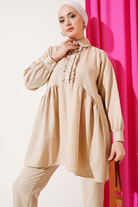 Önü Düğmeli Fırfırlı İkili Takım Bej