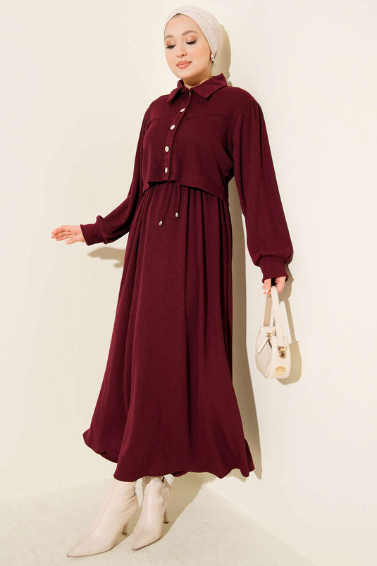 Costume deux pièces boutonné sur le devant, prune