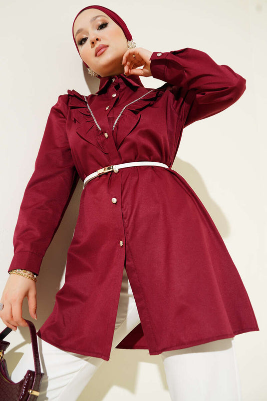 قميص انتقالي بأزرار مخططة بالحجارة من الأمام باللون العنابي