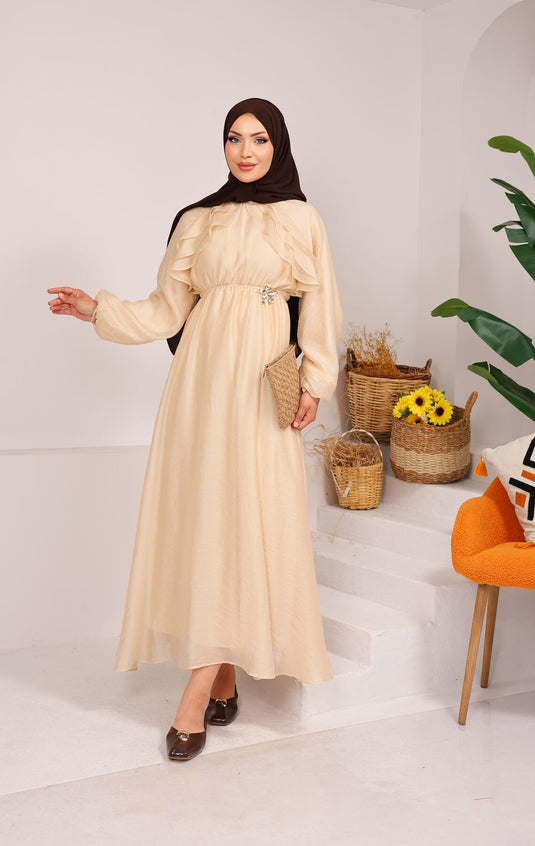 Vestido Modesto Beige Con Volantes Y Detalle De Anudar