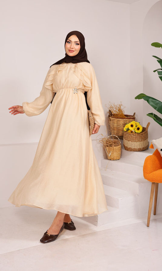 Vestido Modesto Beige Con Volantes Y Detalle De Anudar