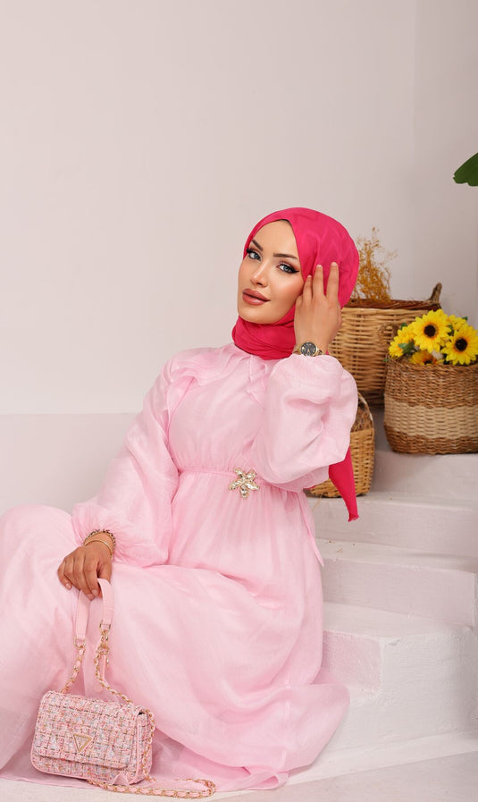 Vestido Modesto Rosa Con Detalle De Lazo Y Volantes En El Frente