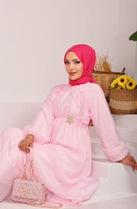 Vestido Modesto Rosa Con Detalle De Lazo Y Volantes En El Frente