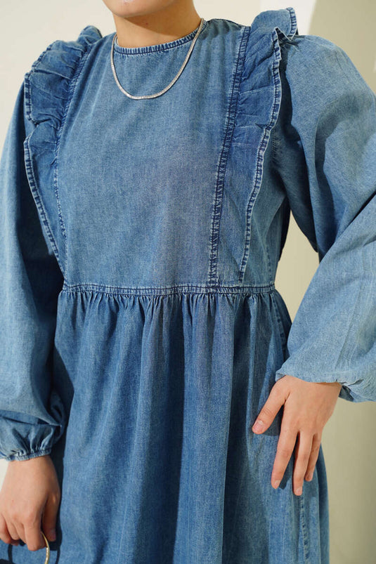 Robe en jean à volants sur le devant et manches ballon