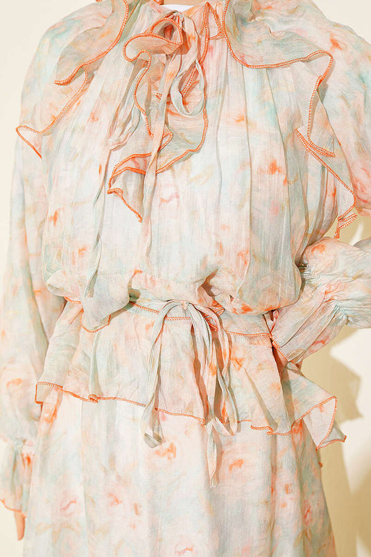 Vorderseite mit Rüschen, Gürtel mit Kordel, gemustertes Kleid in Mint