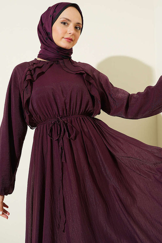 Robe bordeaux à ceinture cordelette et volant sur le devant