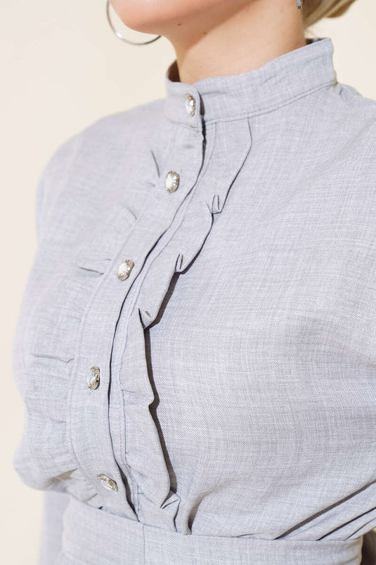 فستان كتان أمامي مكشكش باللون الرمادي