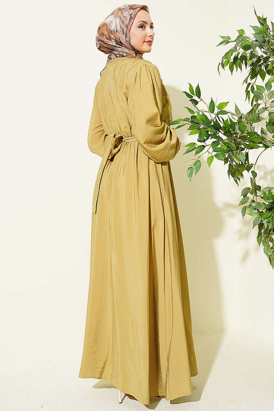 Robe ceinturée à volants vert avocat