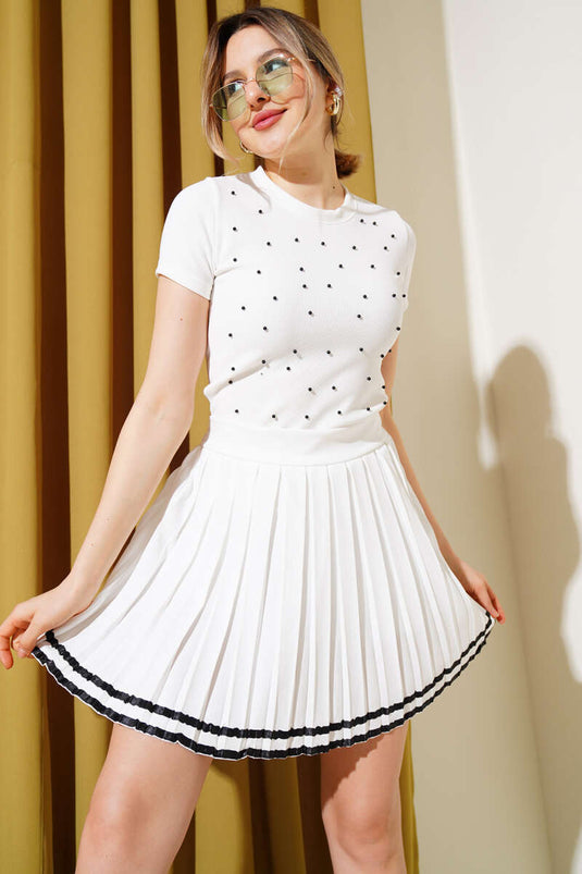 قميص داخلي قصير من اللؤلؤ الأمامي بلون البيج الفاتح