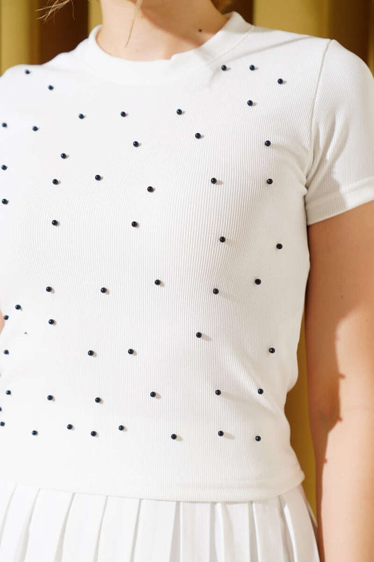 قميص داخلي قصير من اللؤلؤ الأمامي بلون البيج الفاتح