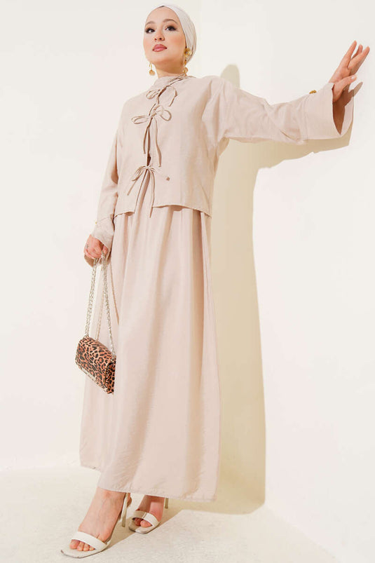 طقم صدرية بيج من قطعتين مع رباط أمامي