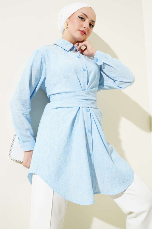 قميص أزرق برباط أمامي ذاتي