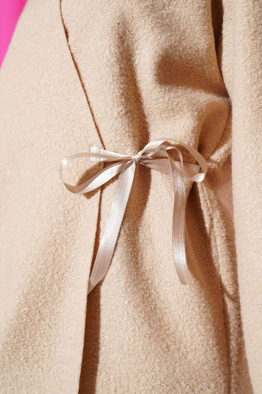 سترة بوكل بشريط أمامي باللون البيج