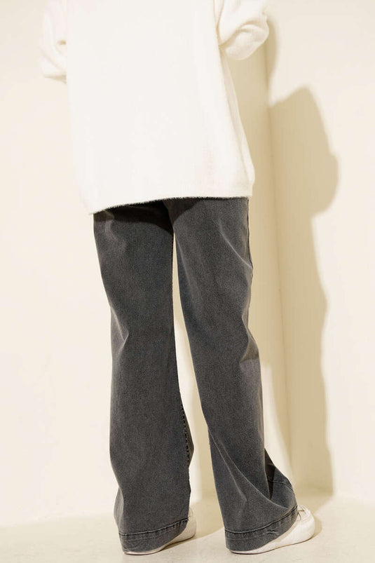 Weit geschnittene Jeans aus Denim mit Metallknöpfen vorne, anthrazitgrau.