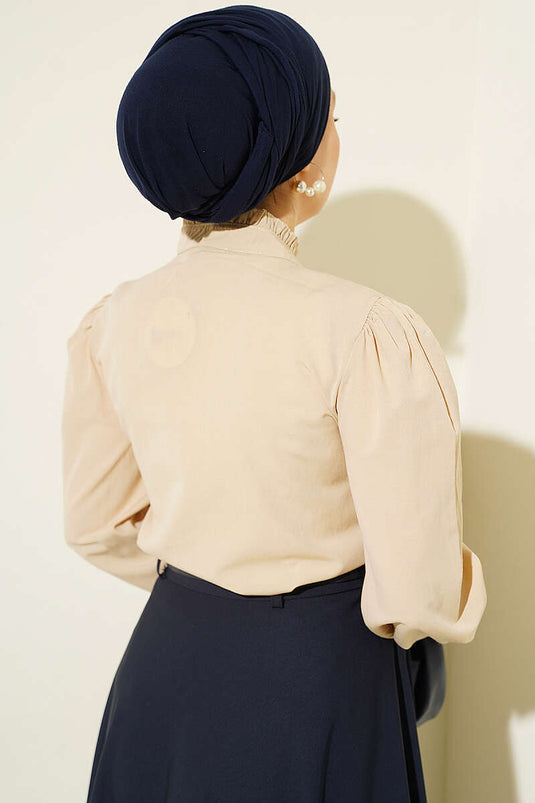 Chemise Courte Beige À Détails En Relief Devant