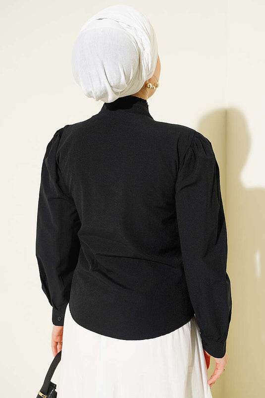 Chemise Courte Noire À Détails En Relief À L'avant