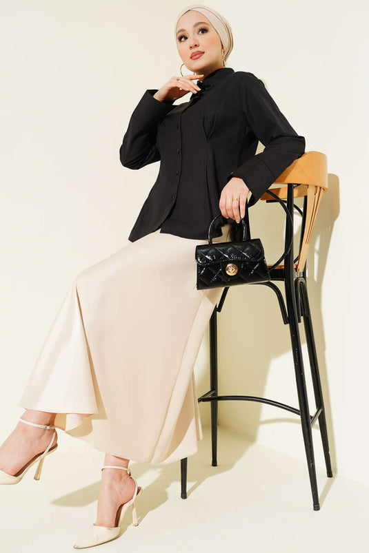 قميص قصير بتفاصيل طية أمامية باللون الأسود