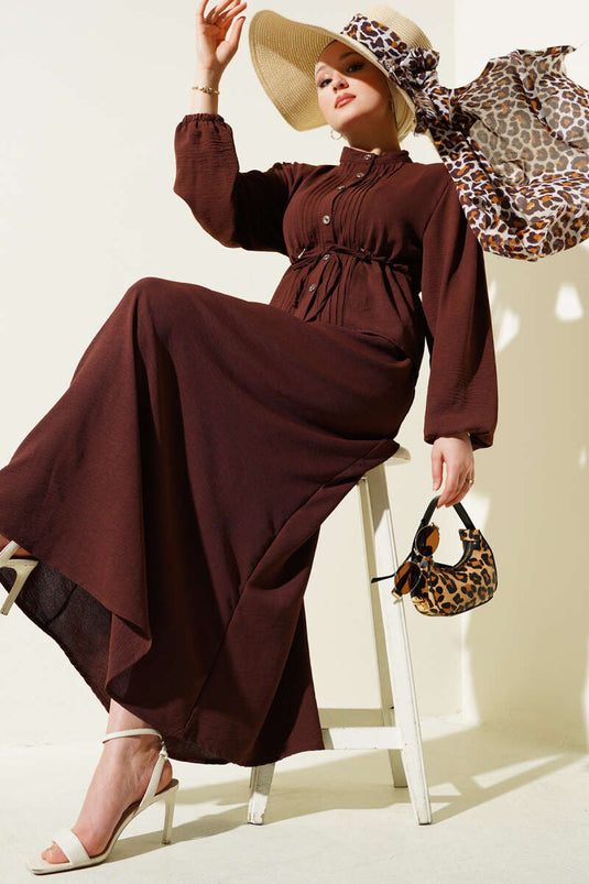 بدلة تنورة نفقية ذات خصر أمامي مطوي باللون البني المر