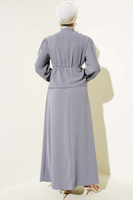 بدلة تنورة بخصر أمامي مطوي ونفق باللون الرمادي الداكن