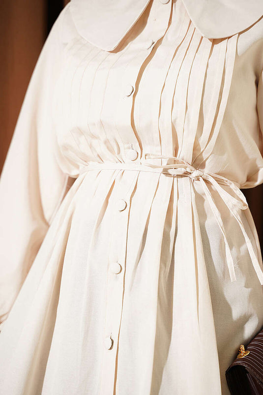 Beige Bluse Mit Falten Vorne Und Seemannskragen - Modische Damenbekleidung
