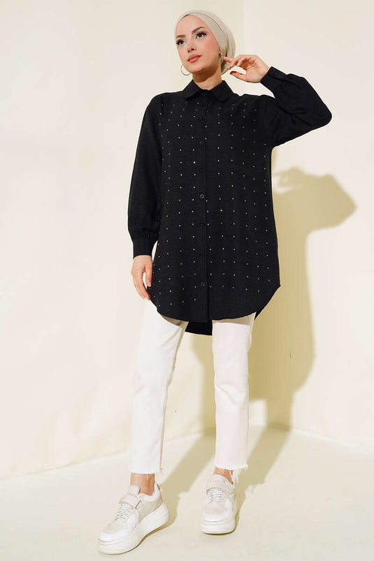 سترة بأزرار أمامية مرصعة باللون الأسود
