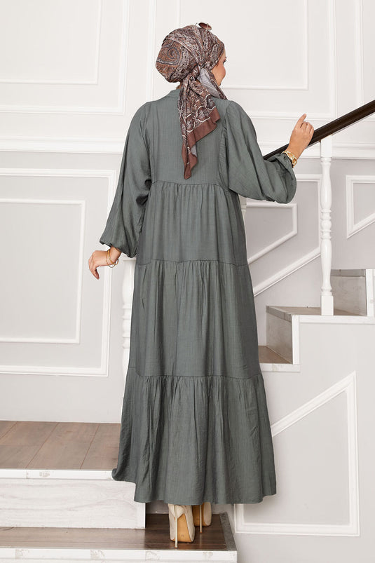 فستان كاكي بطبقات وأزرار أمامية نصفية