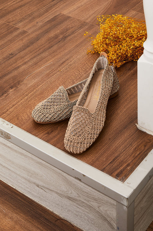 تفاصيل محبوكة من بابيت مينك