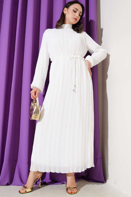 فستان شيفون مطوي مع حزام محبوك باللون البيج