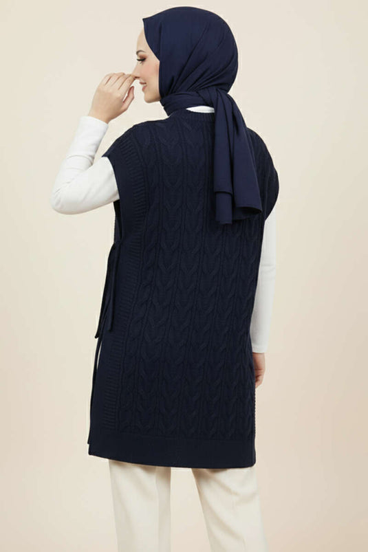 كنزة صوفية محبوكة برباط جانبي، لون أزرق داكن