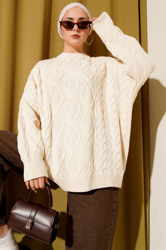 سترة محبوكة باللون البيج