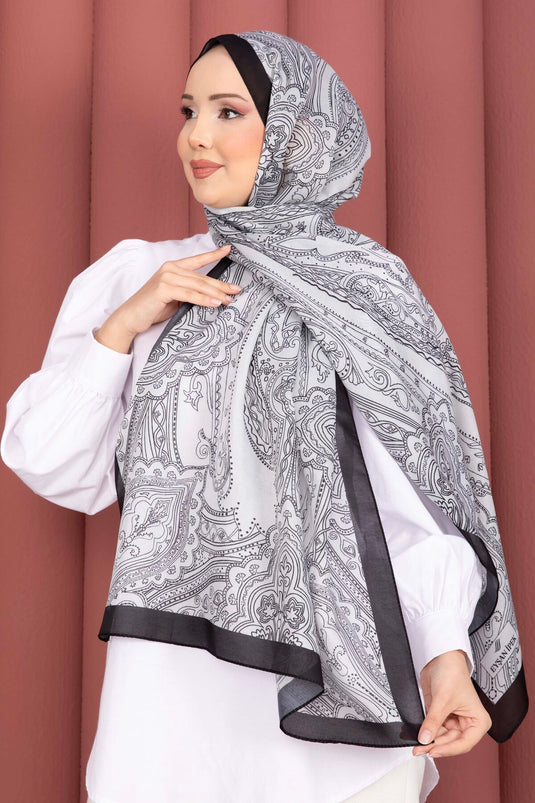 سلسلة أوطانتيك موتيف شال باللونين الأسود والأبيض