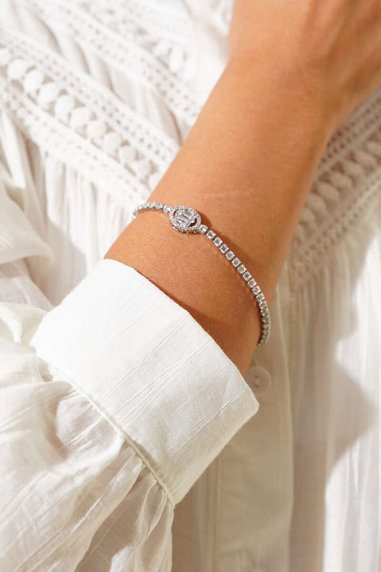 سوار فضي من حجر الممرات المائية البيضاوي