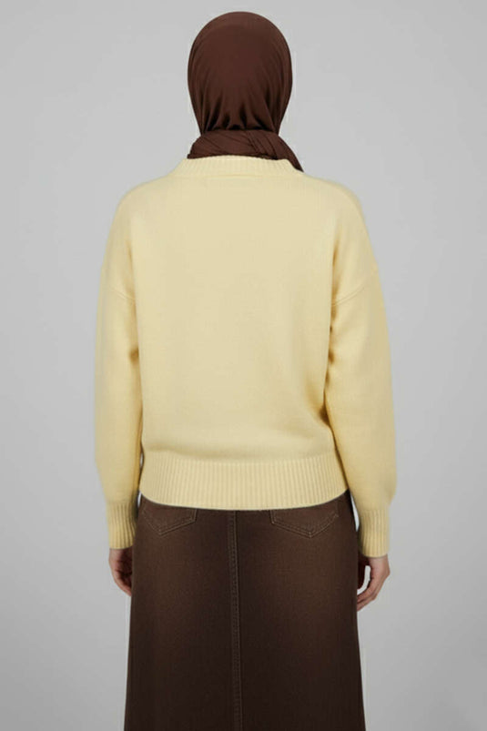 سترة تريكو كبيرة الحجم باللون الأصفر